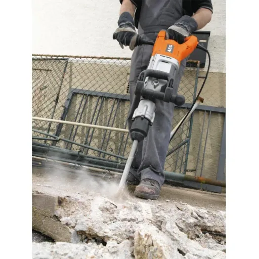 breaker PM10E