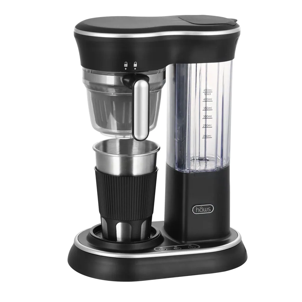 Coffee machine with grinder and stainless steel drinking cup