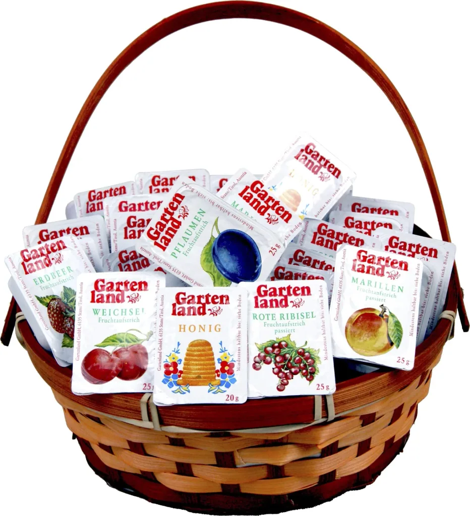 Breakfast basket filled with honey and jam, 30 pieces