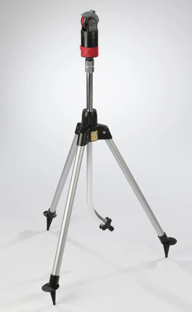 Lawn sprinkler with 5-way spray head