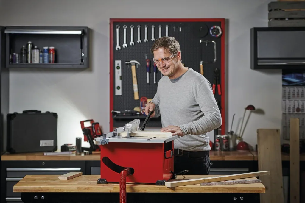 Table saw TC-TS 210