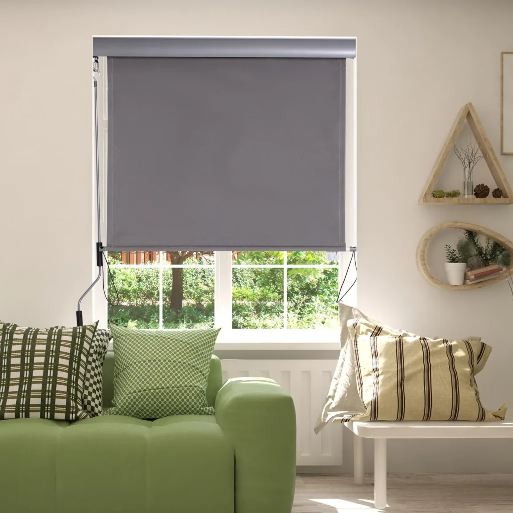 Roller blind with hand crank