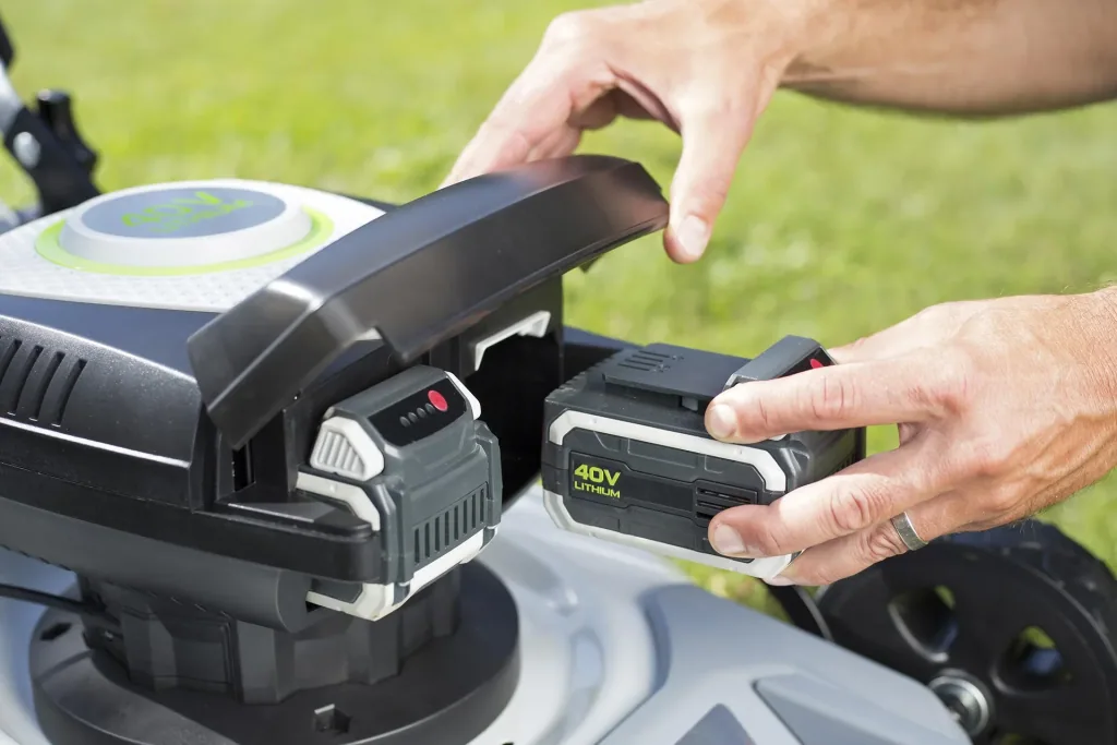 Cordless lawn mower GM ARM 4046S cutting width 46 cm - including 2 batteries and charger.