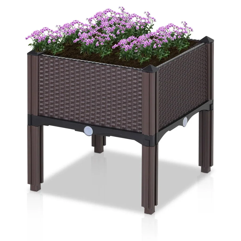 Raised bed in rattan look