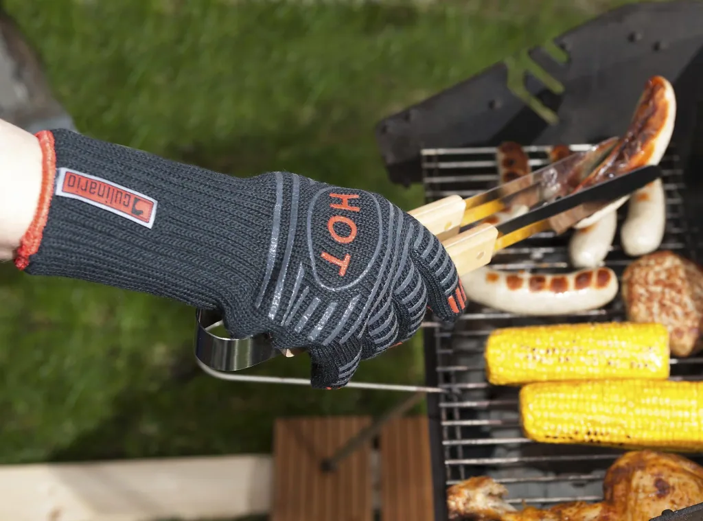 Grill and oven gloves