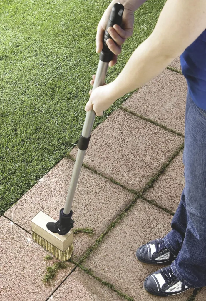 Joint cleaning brush with telescopic handle