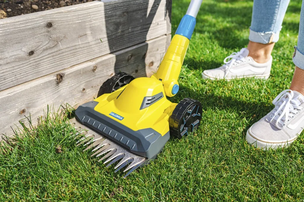Cordless lawn and edge trimmer FineCut 18 Volt, including battery