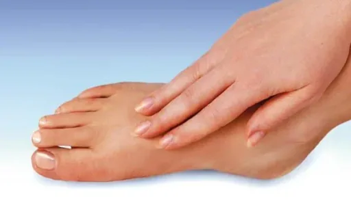 Professional manicure/pedicure set with 9 attachments.