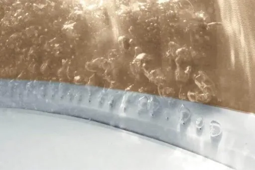 Bubble Jacuzzi with hard water