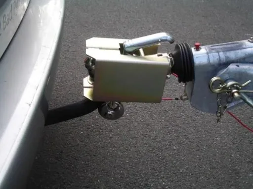 Anti-theft device for trailers with lock
