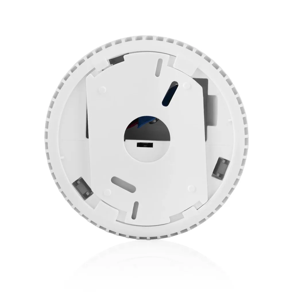 Smoke detector with replaceable 5-year battery