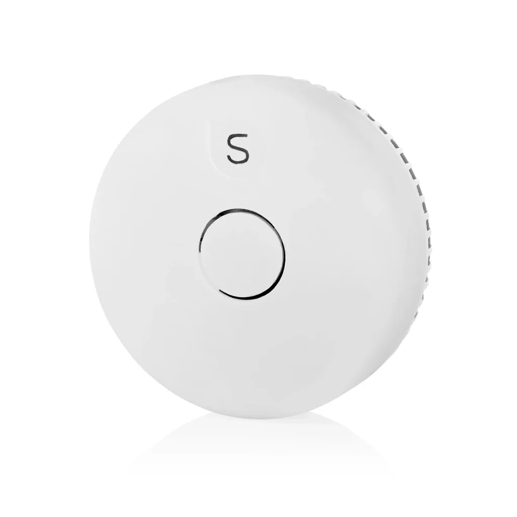 Smoke detector with replaceable 5-year battery