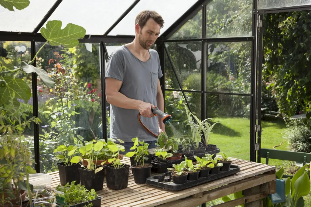 Comfort shower for sensitive plants
