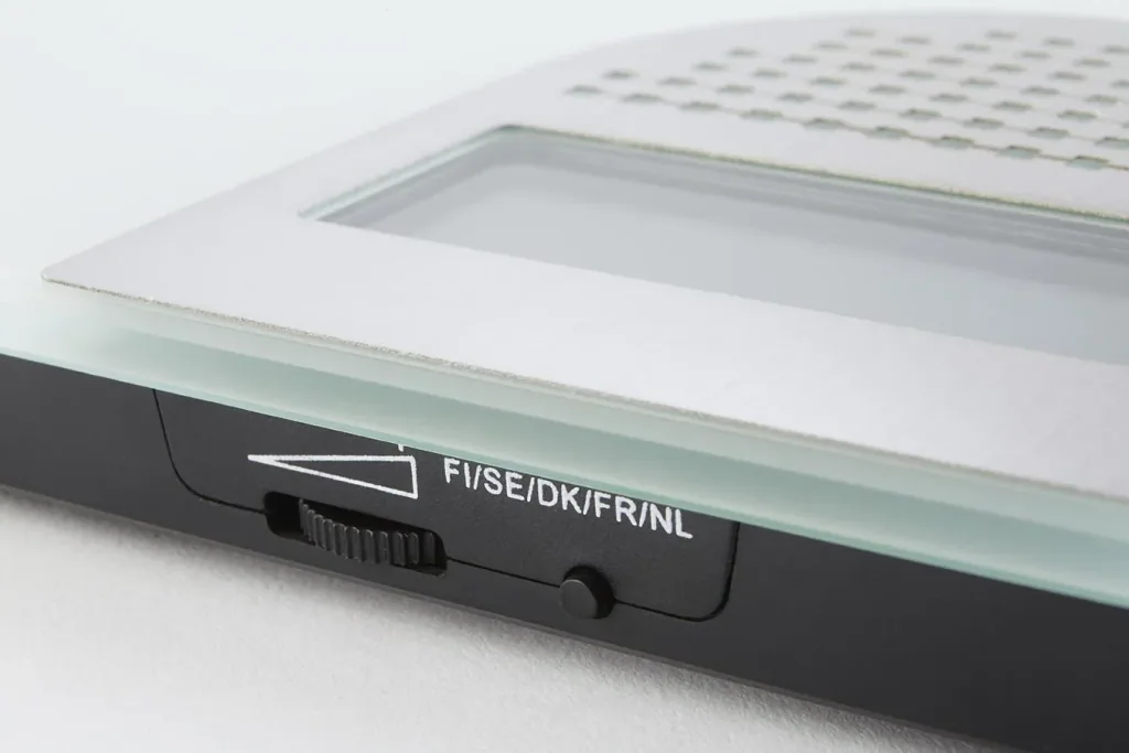 Bathroom scales with voice output
