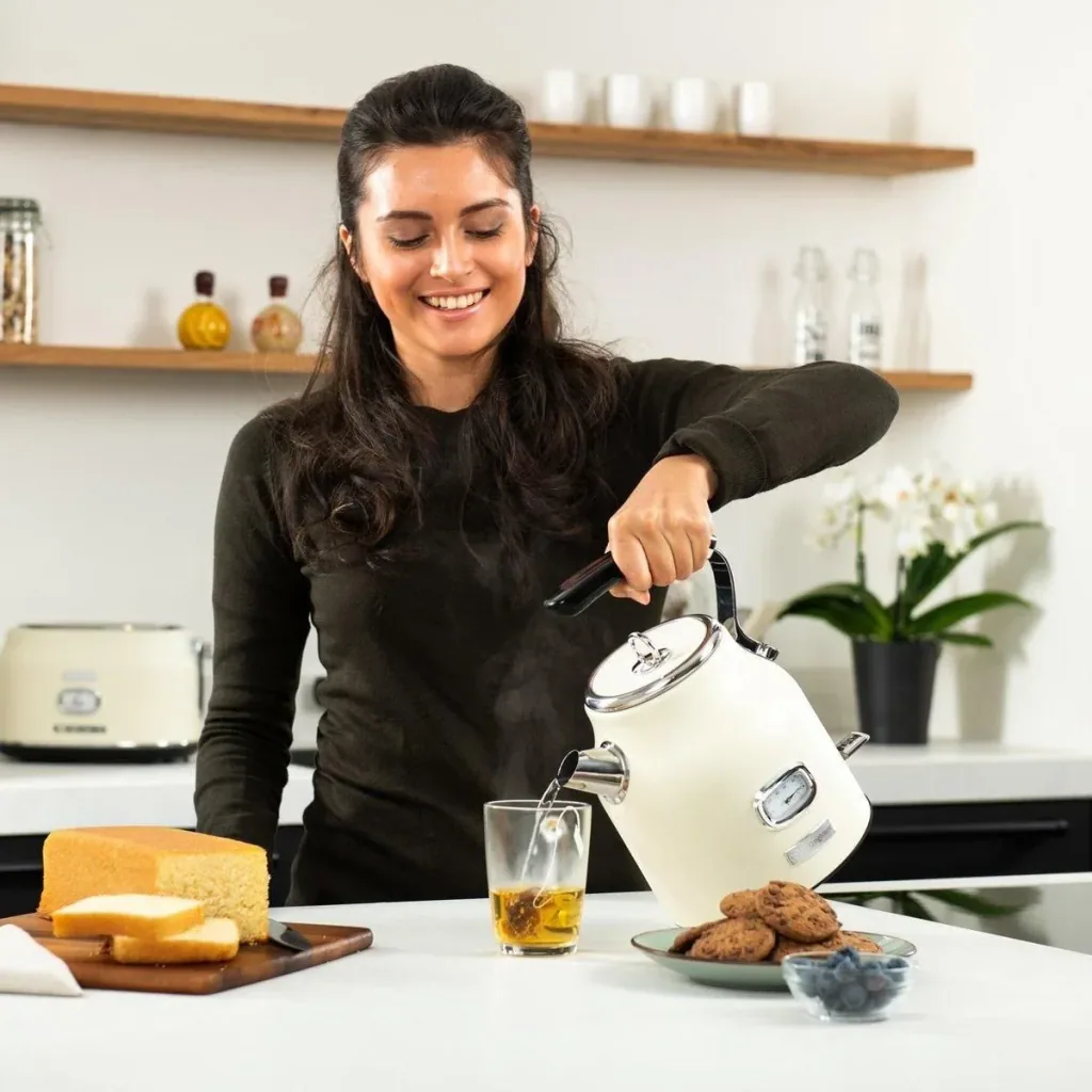 Retro SET - Mixer 1.5L + Kettle 1.7L - White