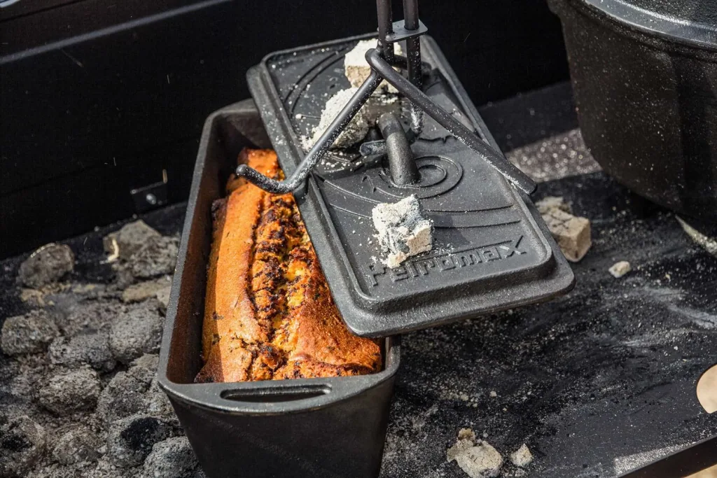 Loaf pan with lid
