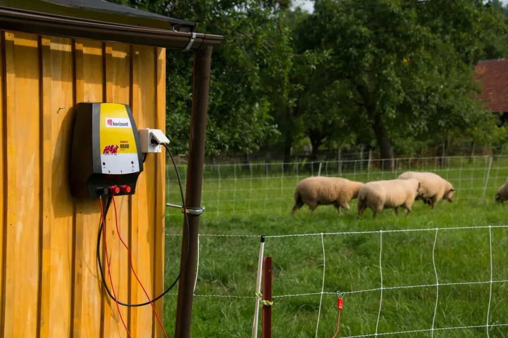 Electric fence energizer hotshock N500