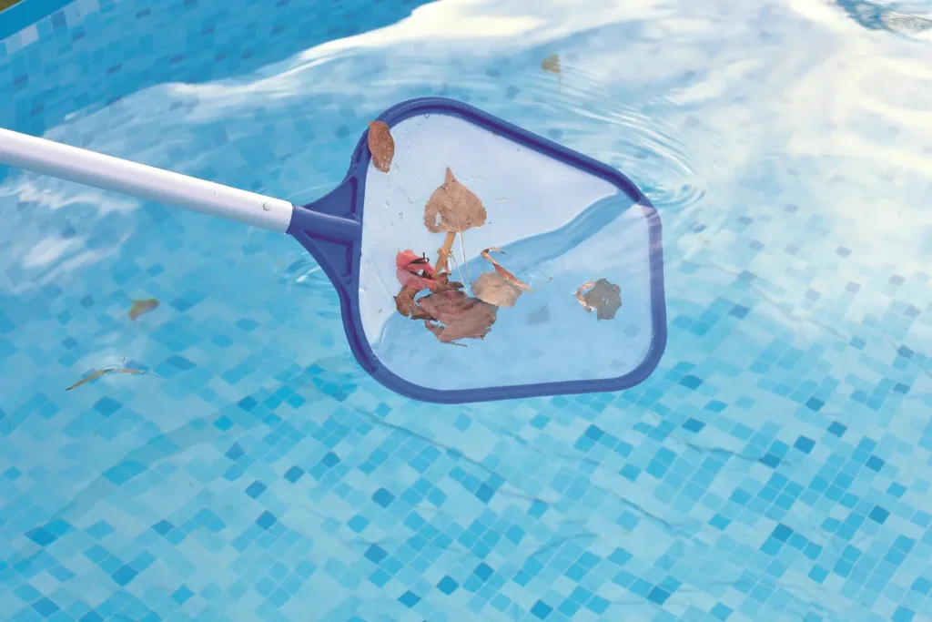 Pool cleaning set