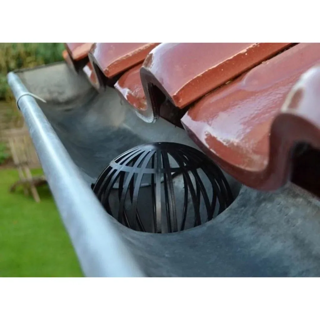 2x gutter hedgehogs 8 meters and 2x gutter protectors