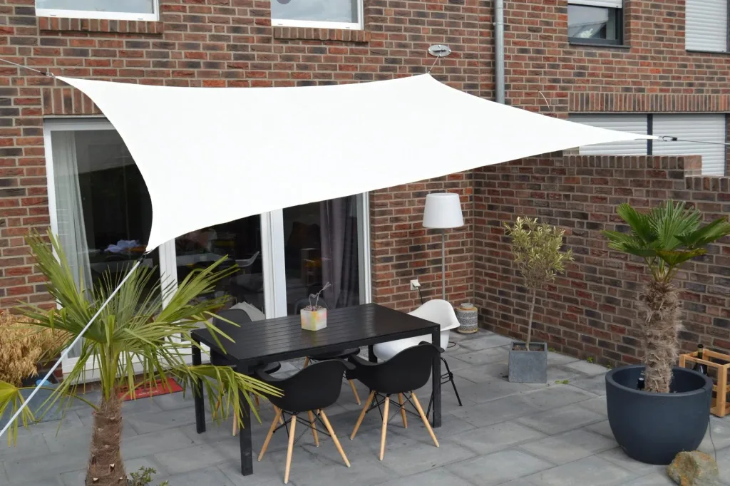 Square sun sail HDPE cream white 250 x 300cm