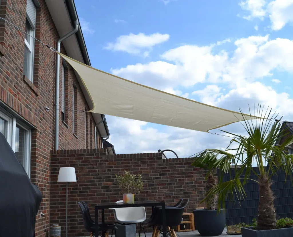 Square sun sail HDPE cream white 250 x 300cm