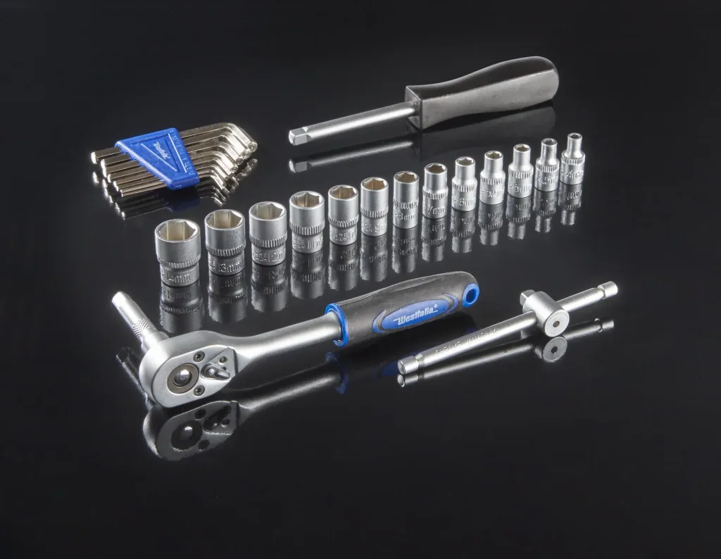 Socket and bit set 132 pieces