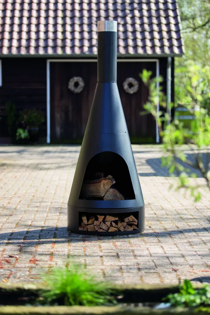 Kingston XL outdoor garden fireplace