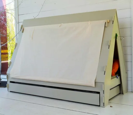 Mathy van Bols Tentbed, Lade: Nee