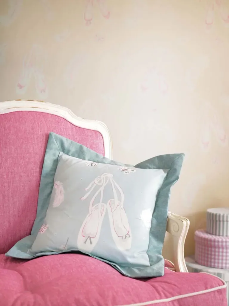 Little Sanderson Abracazoo behang balletschoentjes lichtblauw aqua