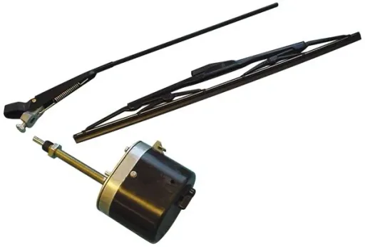 Windscreen wiper motor, wiper arm and wiper blade in a set