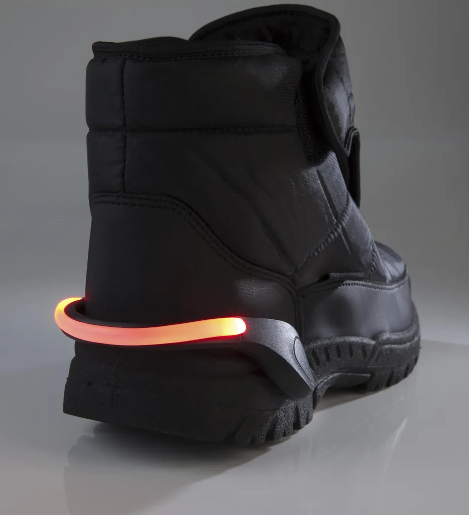Luminous clips for shoes in a double pack, visibility in the dark
