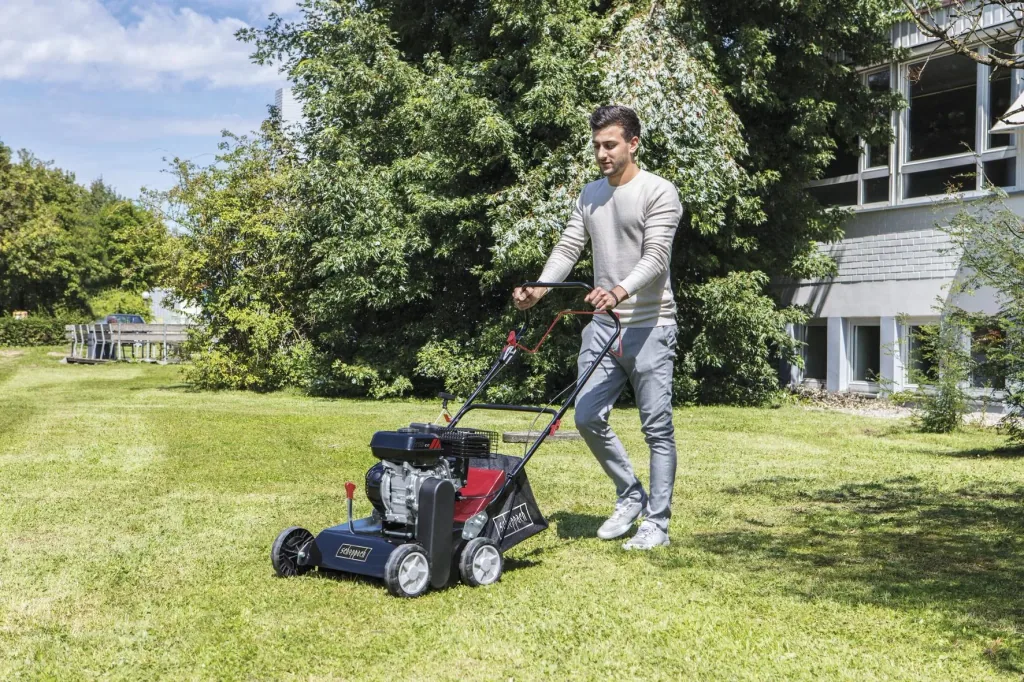 Petrol scarifier SC40P