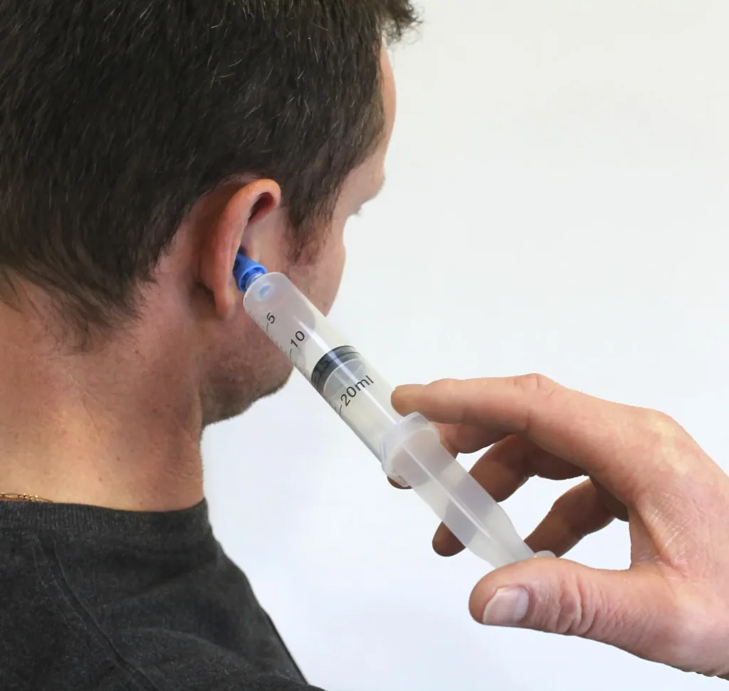 Earwax removal syringe