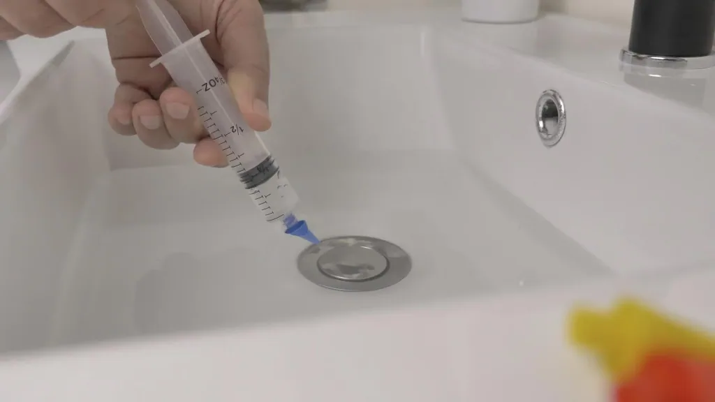 Earwax removal syringe