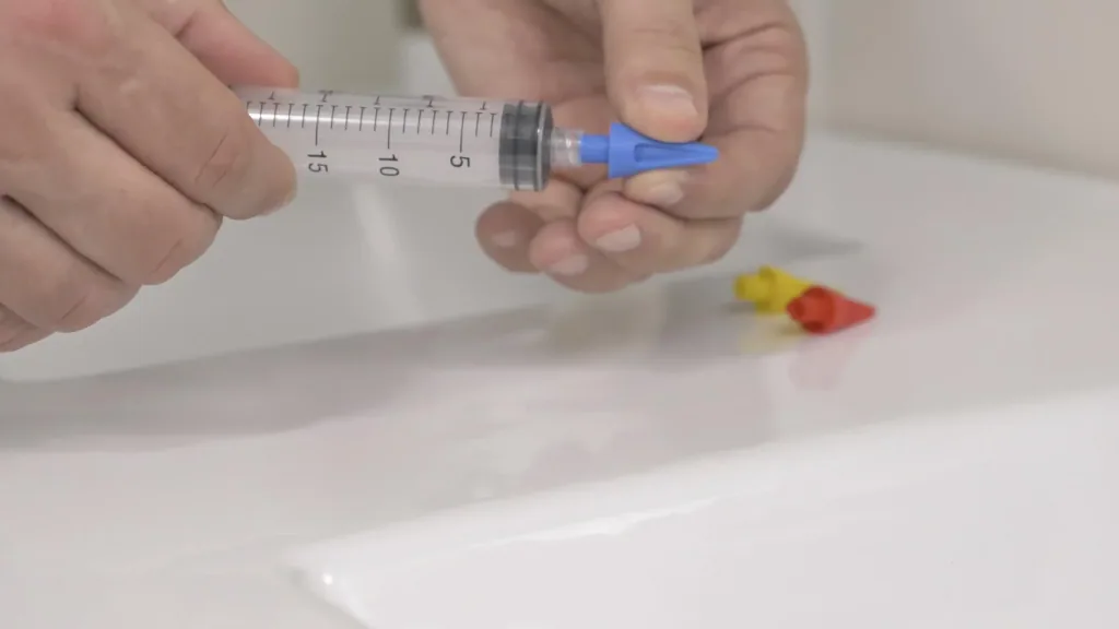 Ear cleaner "syringe"