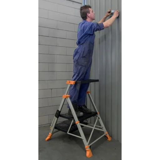 TRANSFORM A MULTIFUNCTIONAL WORKBENCH AND STEP LADDER INTO ONE UNIT