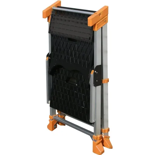 TRANSFORM A MULTIFUNCTIONAL WORKBENCH AND STEP LADDER INTO ONE UNIT