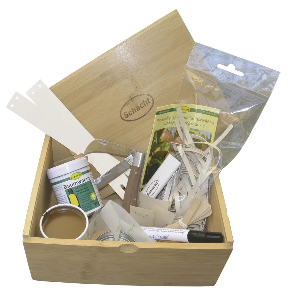 Complete finishing set in a wooden box