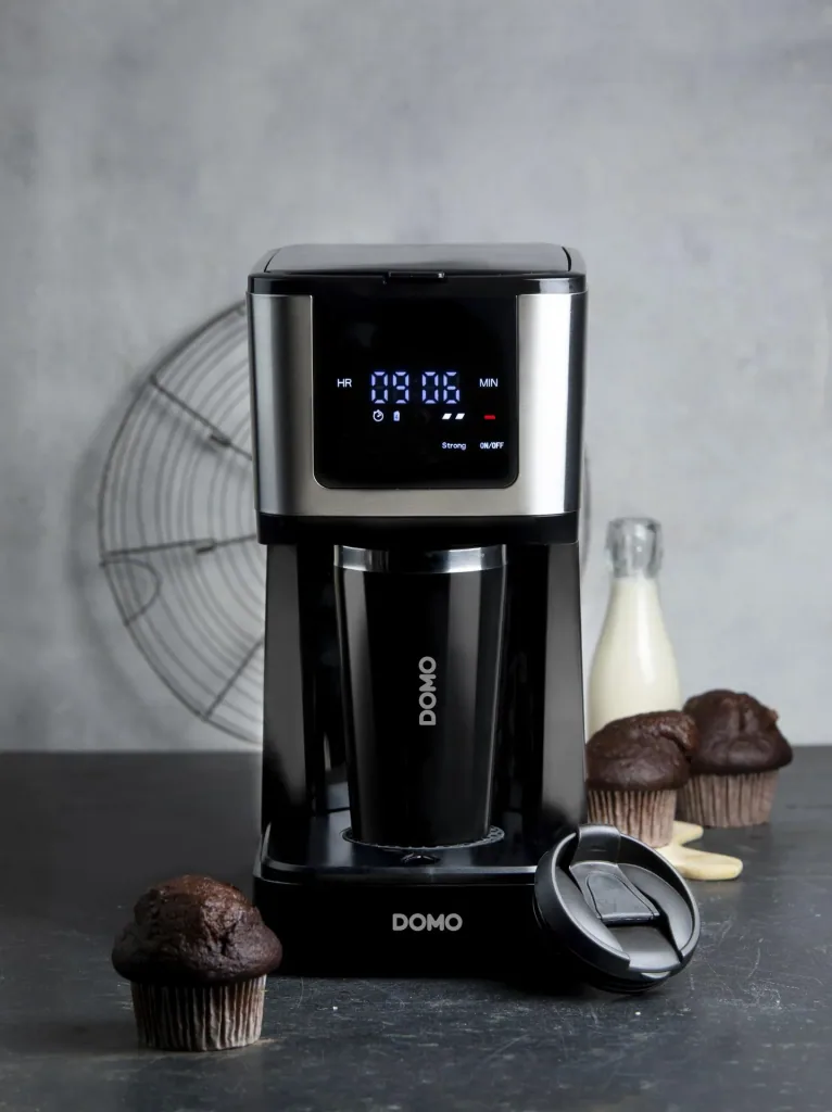 3-in-1 coffee machine - With timer/time pre-selector - ToGo cup 400 ml - Iced coffee function