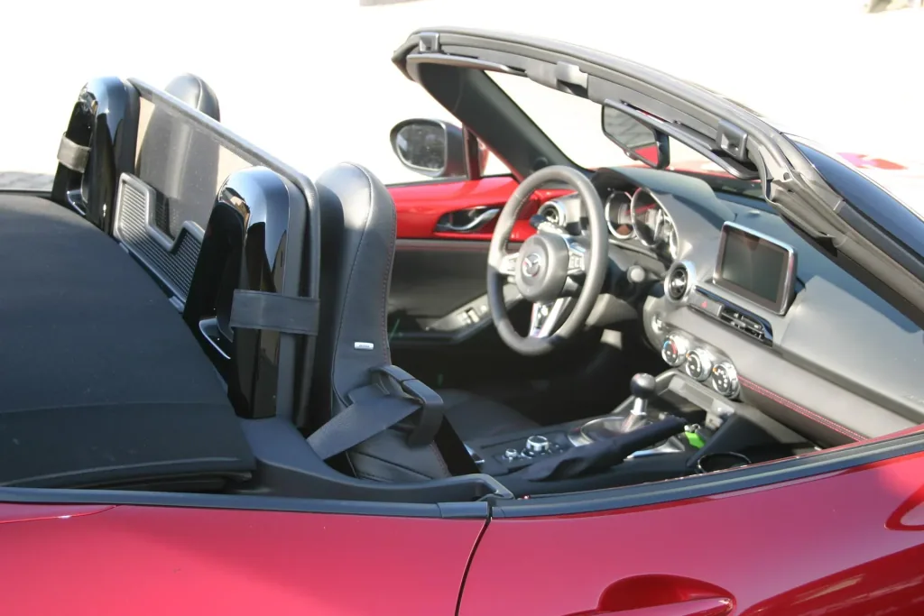 Wind deflector Mazda MX 5 type ND, built in 2016>