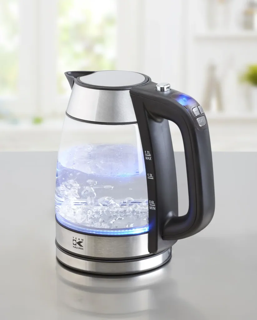 Glass kettle with digital temperature control