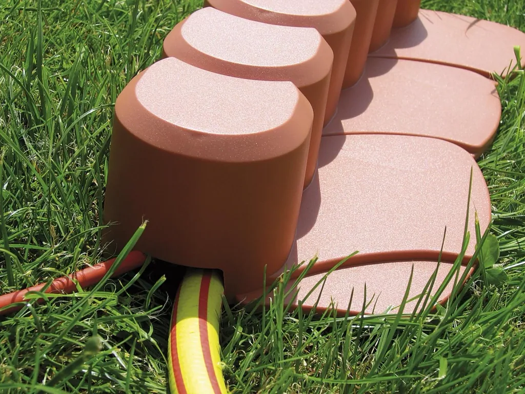 HAPPY GRASS edging, terracotta - 16 pieces - 2.05 m