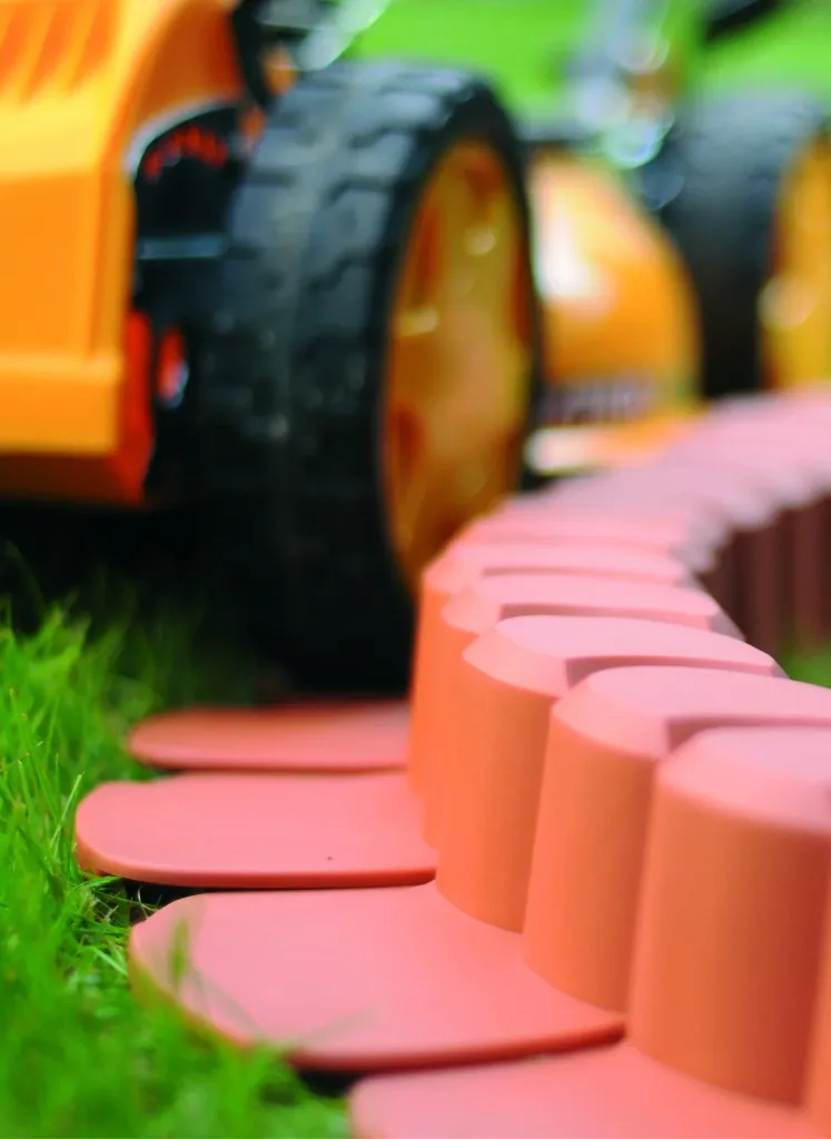 HAPPY GRASS edging, terracotta - 16 pieces - 2.05 m