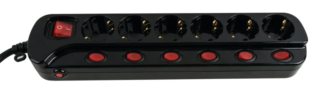 Power strip with 1.5 meter connection cable - 6-way, black