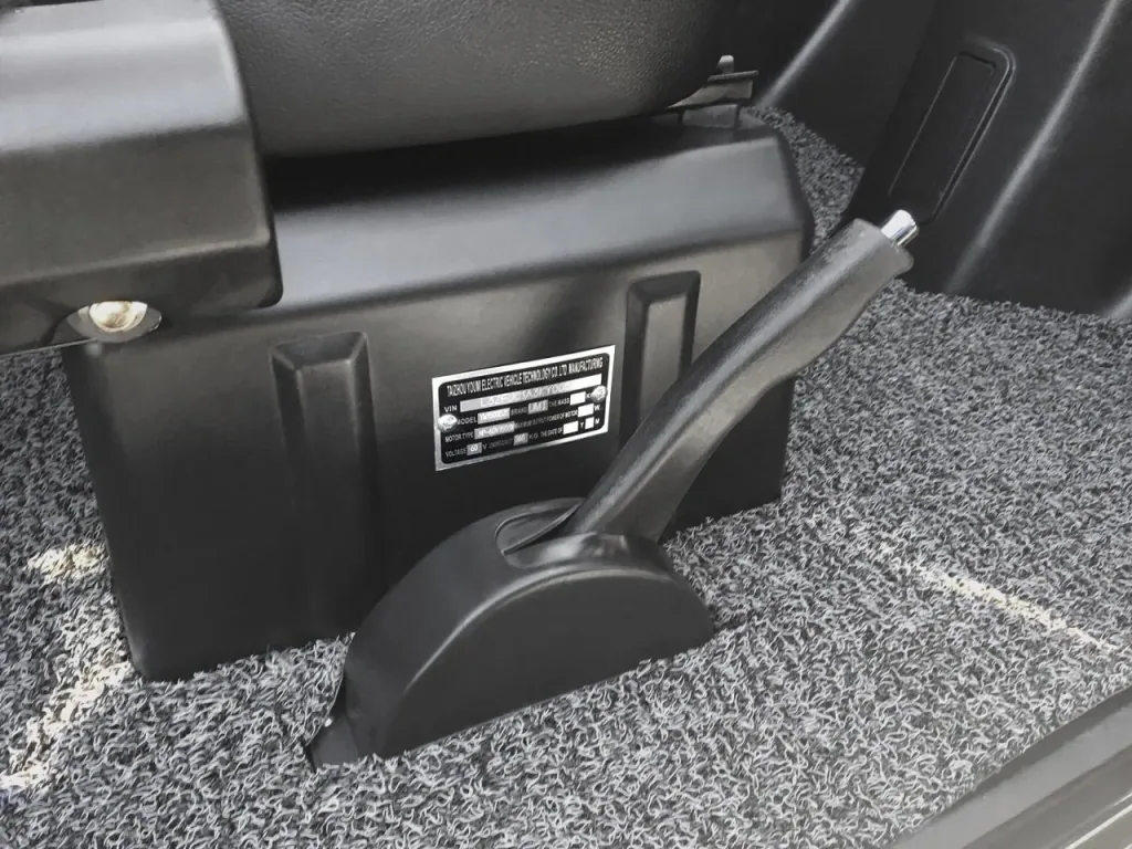 4-wheel electric cabin vehicle eLazzy Premium 45 km/h red, with free on-site instruction