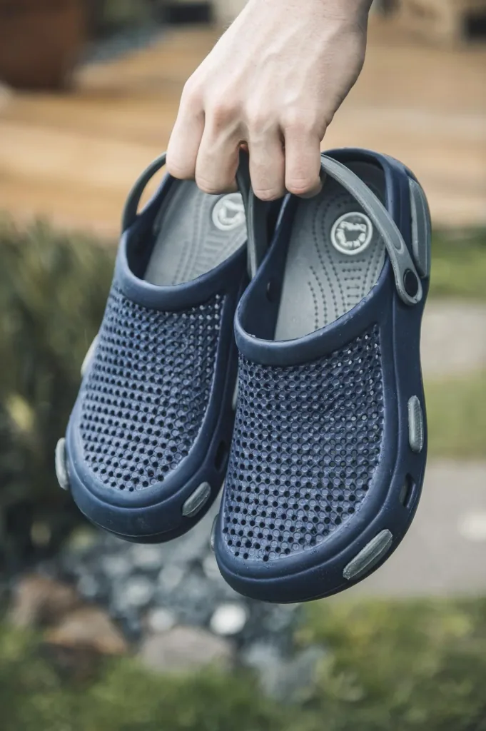 Leisure mules with removable footbed, color navy/silver, size 39