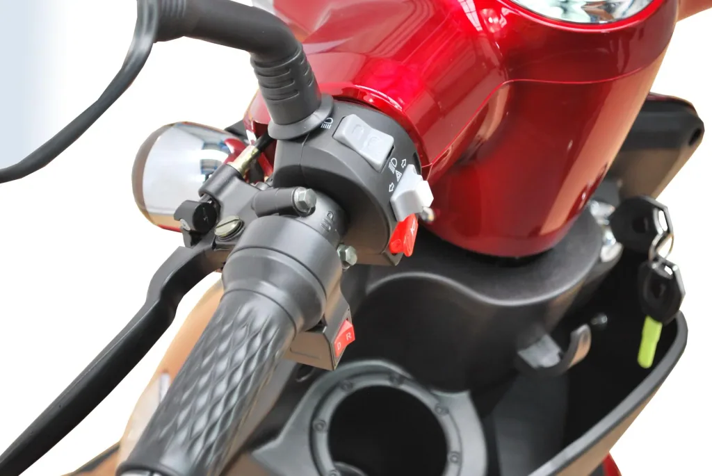 E-scooter red - 4 wheels - 25 km/h - senior mobile