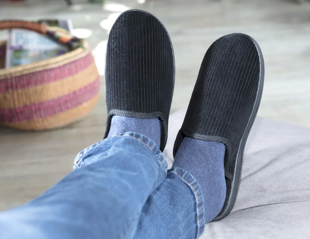 Slipper, color black, size 40