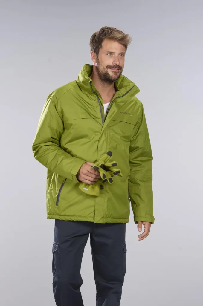 Functional jacket color green, breathable, windproof and water-repellent, size M
