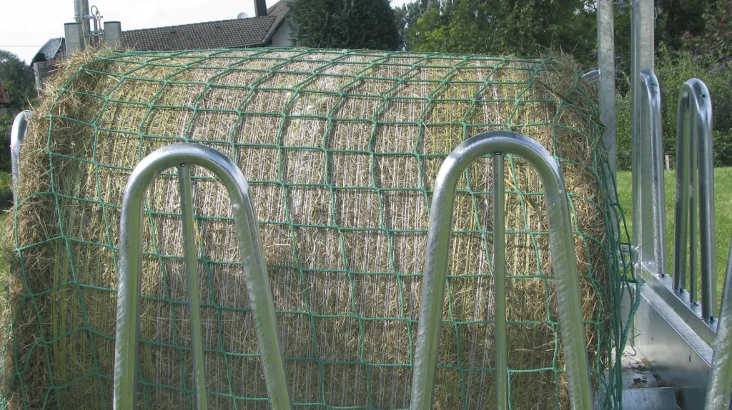 Feed saving net 2.8 x 2.8 m mesh size 10.0 cm